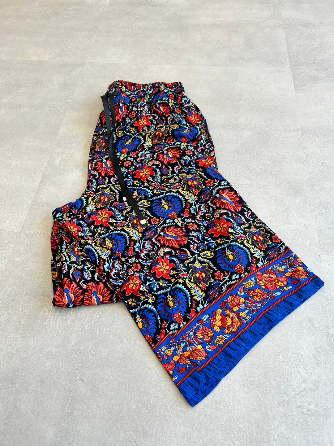 フラワープリントパンツ