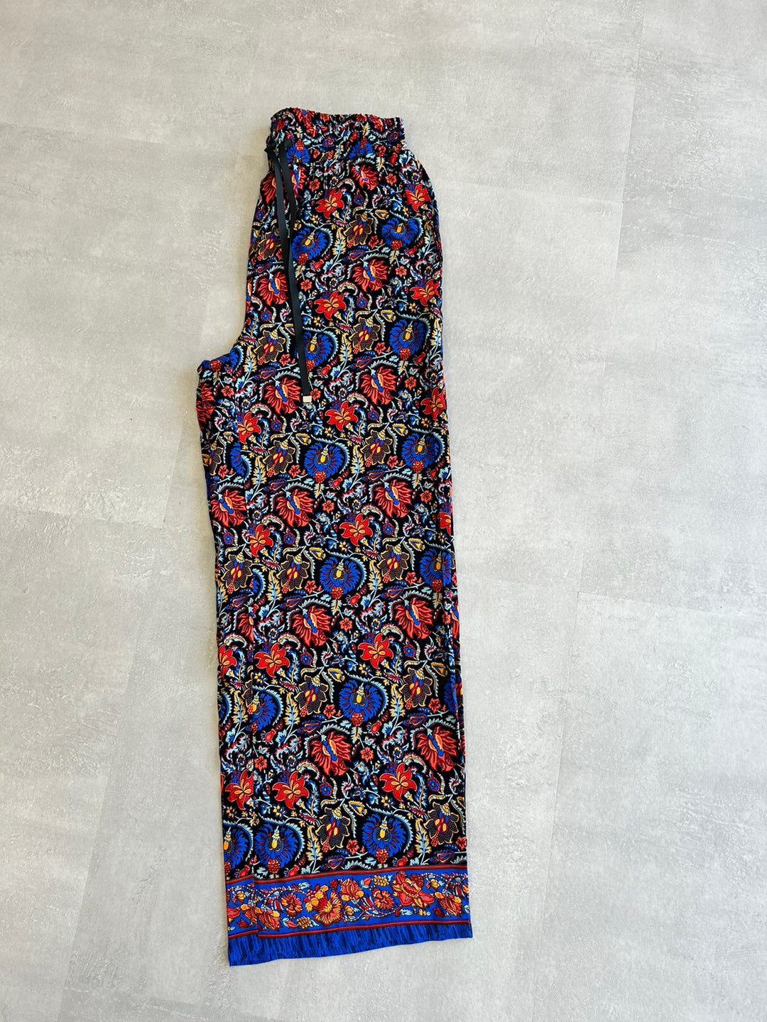 フラワープリントパンツ