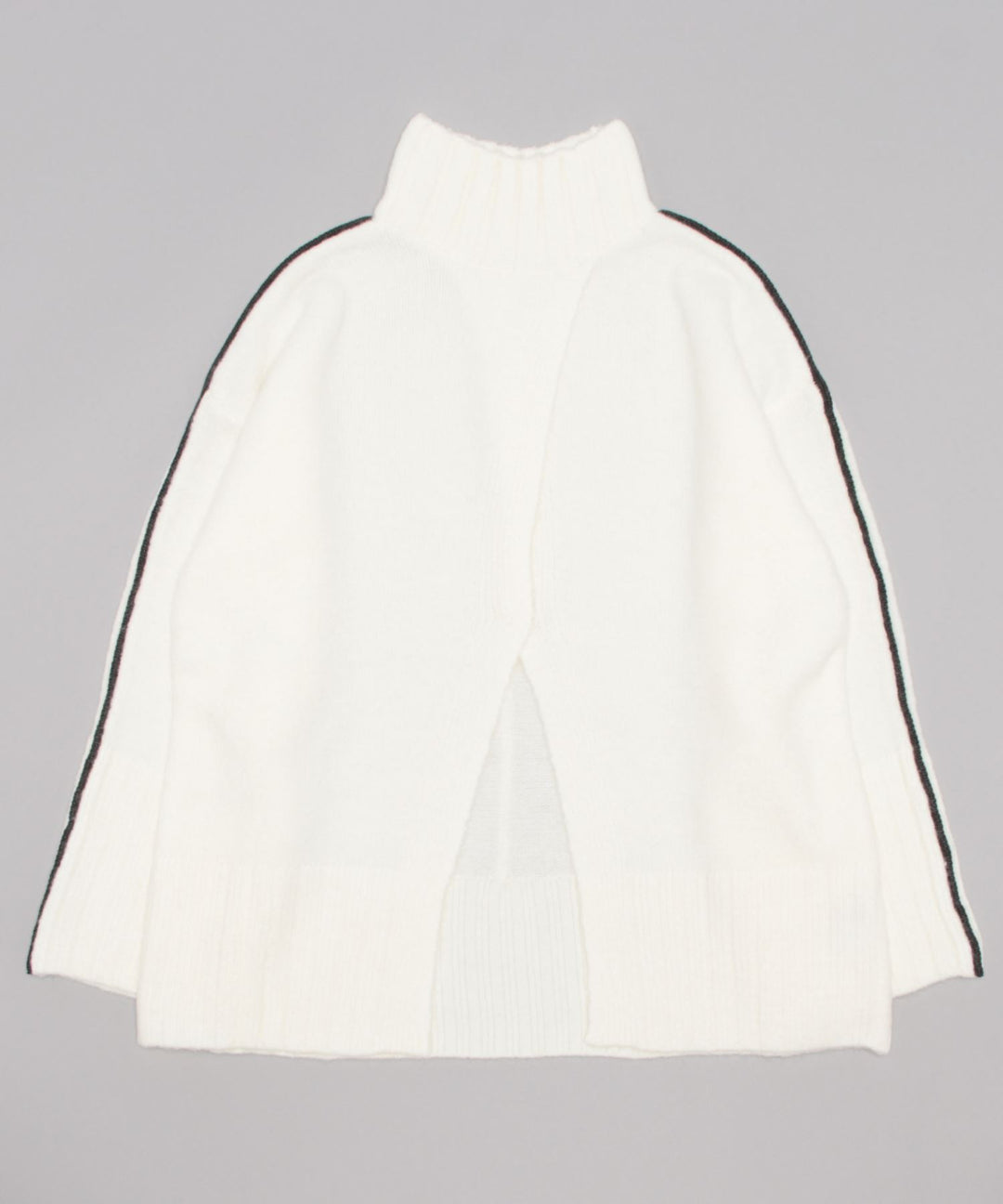 Turtle Neck Slit Knit Tops（タートルネックスリットニットトップス）