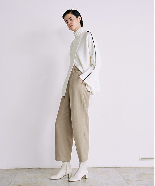 Turtle Neck Slit Knit Tops（タートルネックスリットニットトップス）
