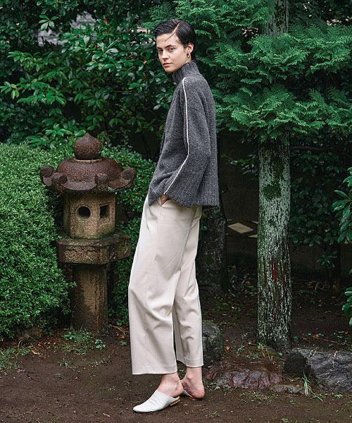 Turtle Neck Slit Knit Tops（タートルネックスリットニットトップス）