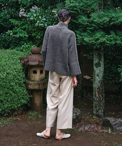 Turtle Neck Slit Knit Tops（タートルネックスリットニットトップス）