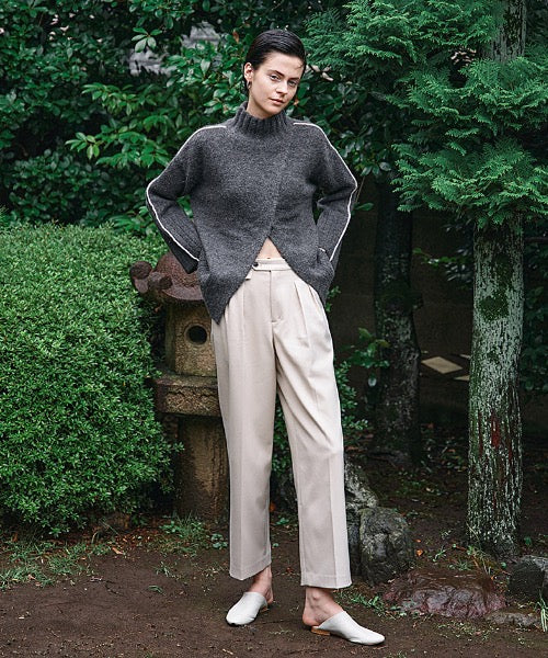 Turtle Neck Slit Knit Tops（タートルネックスリットニットトップス）