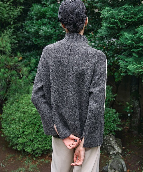 Turtle Neck Slit Knit Tops（タートルネックスリットニットトップス）