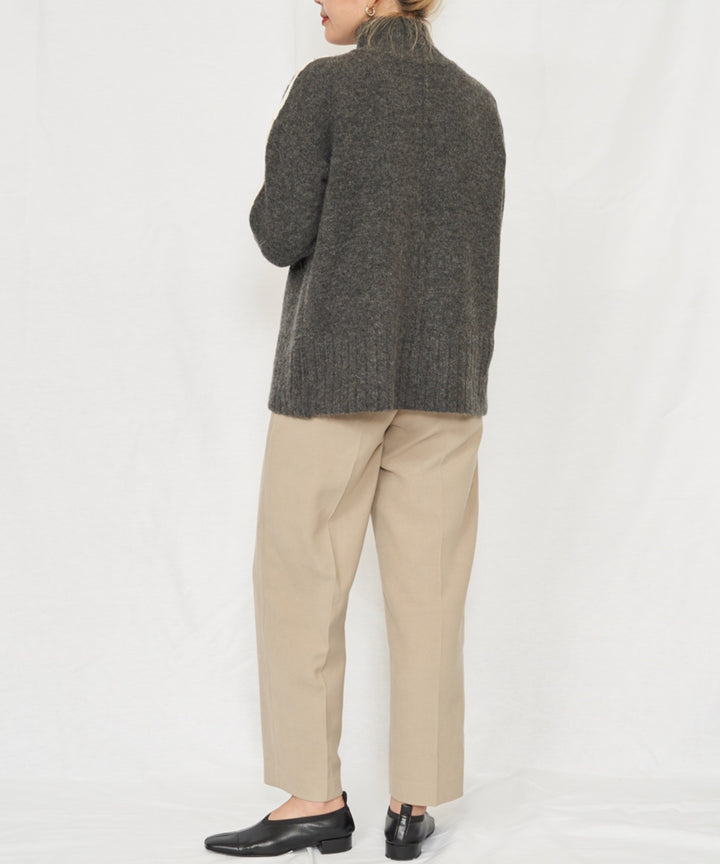 Turtle Neck Slit Knit Tops（タートルネックスリットニットトップス）