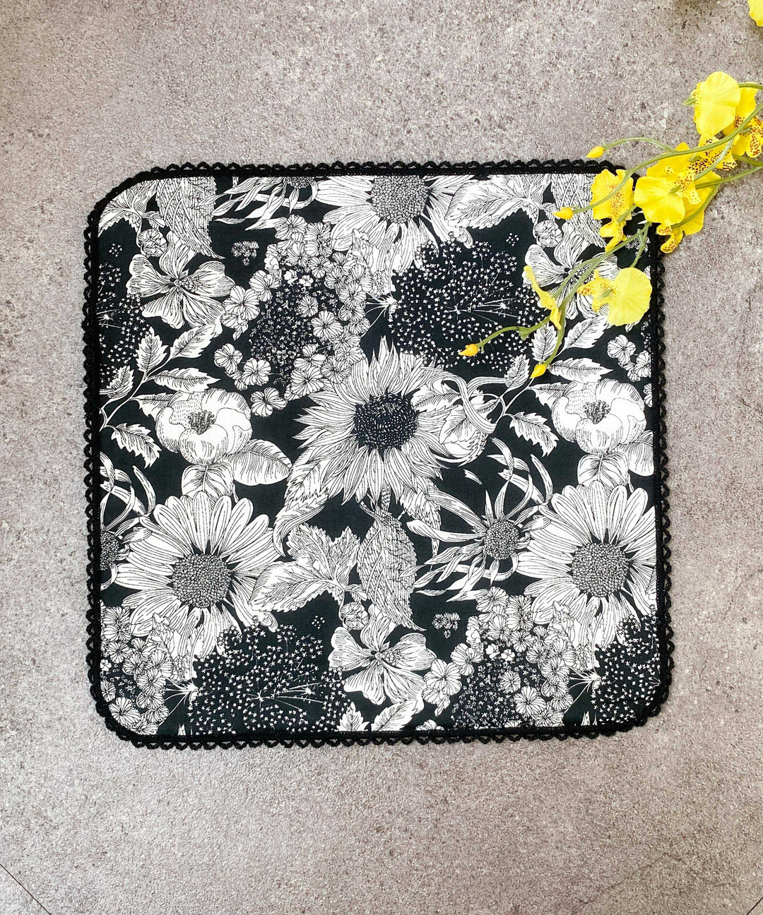 【ブラック】マスクケース付きハンカチ