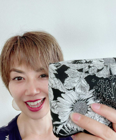 【ブラック】マスクケース付きハンカチ