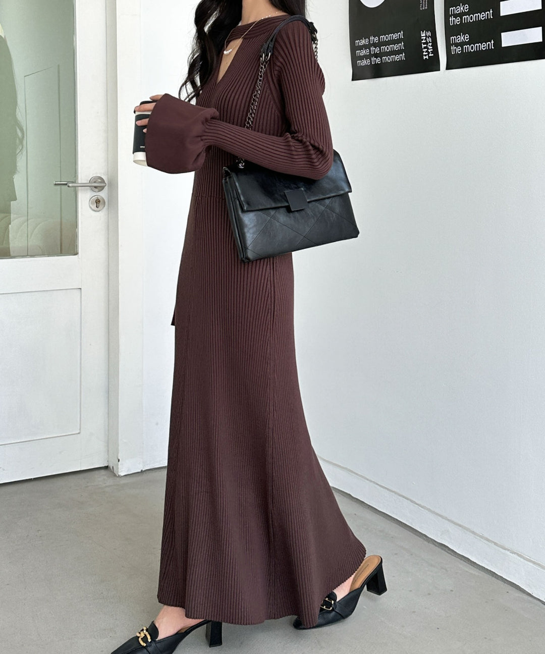 カットアウトフレアスリーブAラインニットワンピース