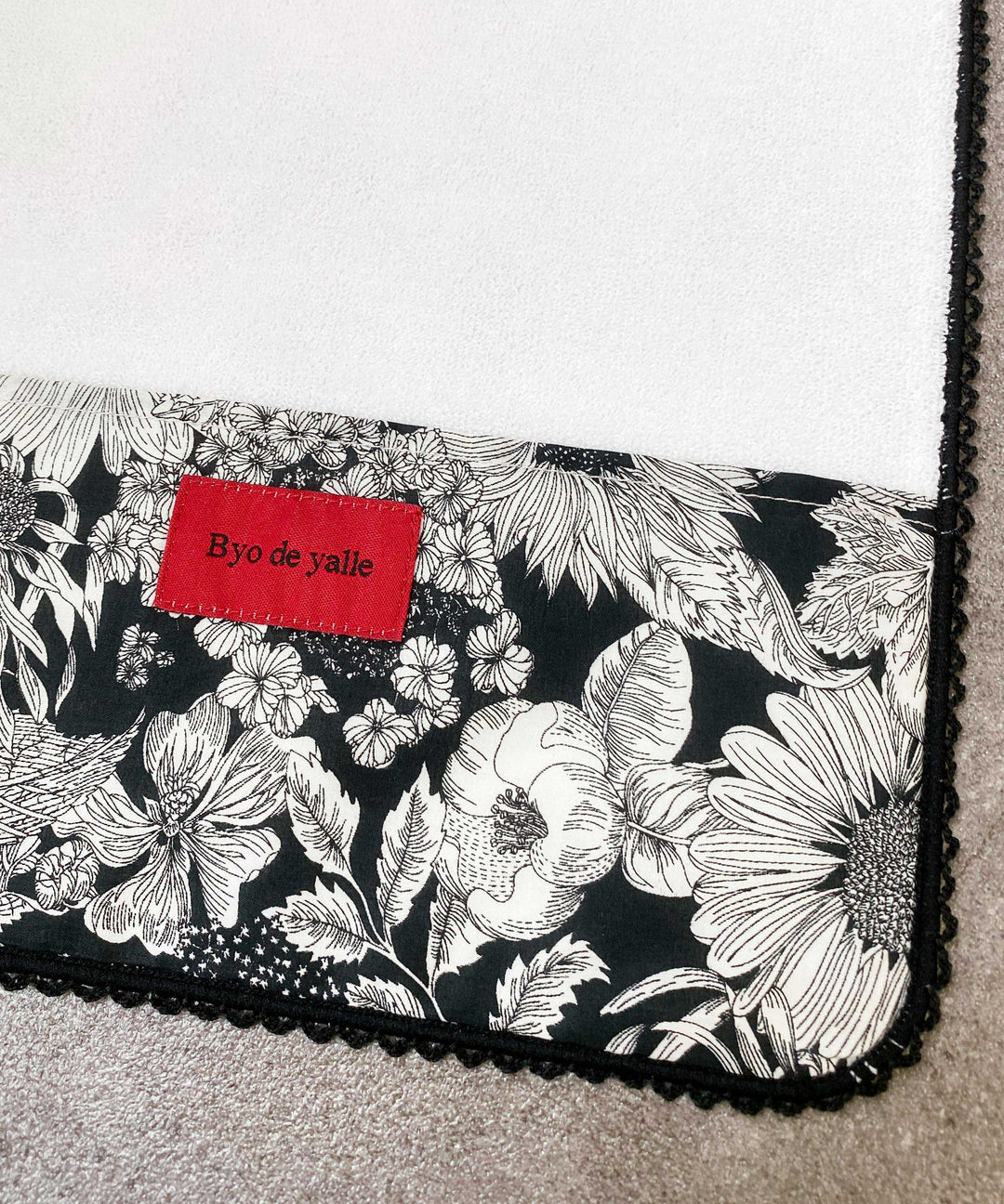 【ブラック】マスクケース付きハンカチ