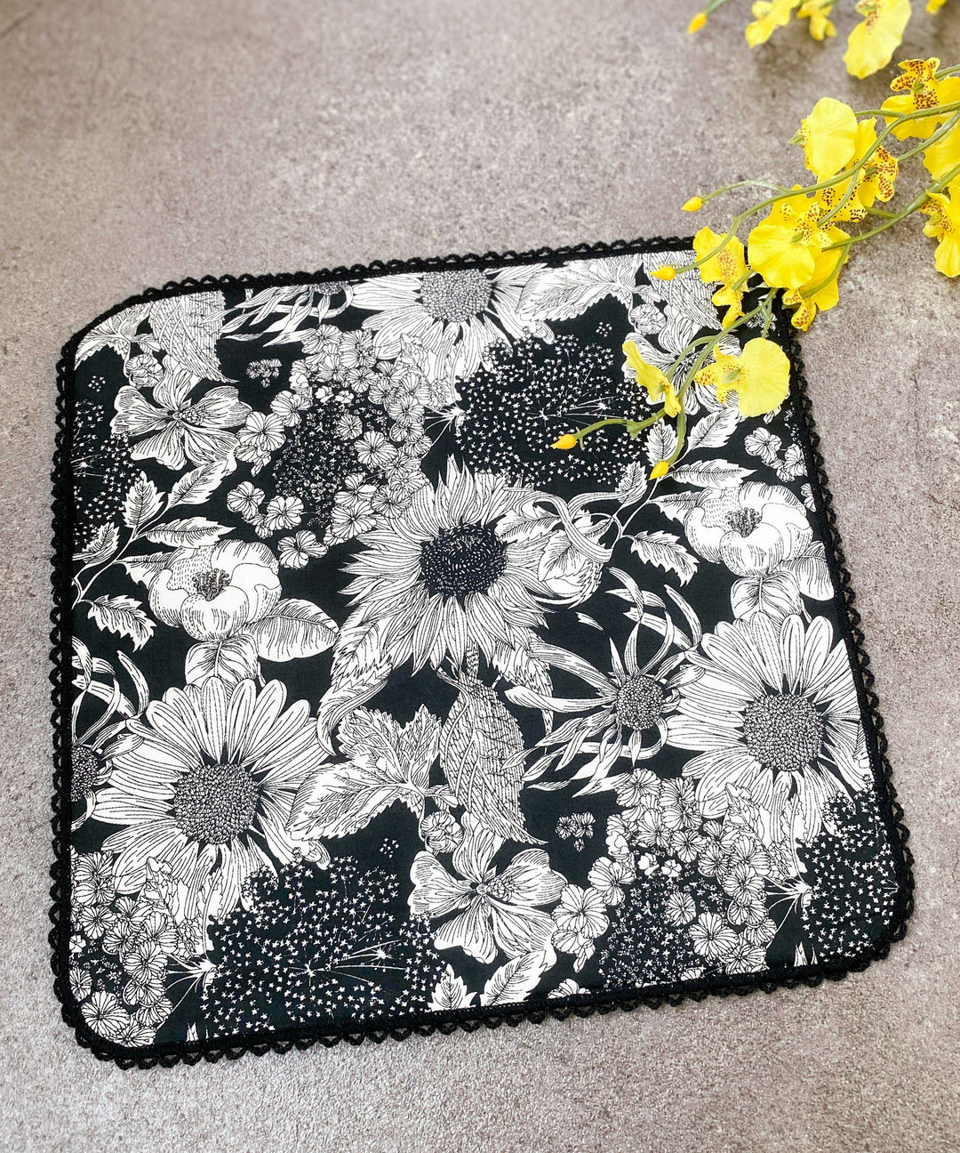 【ブラック】マスクケース付きハンカチ