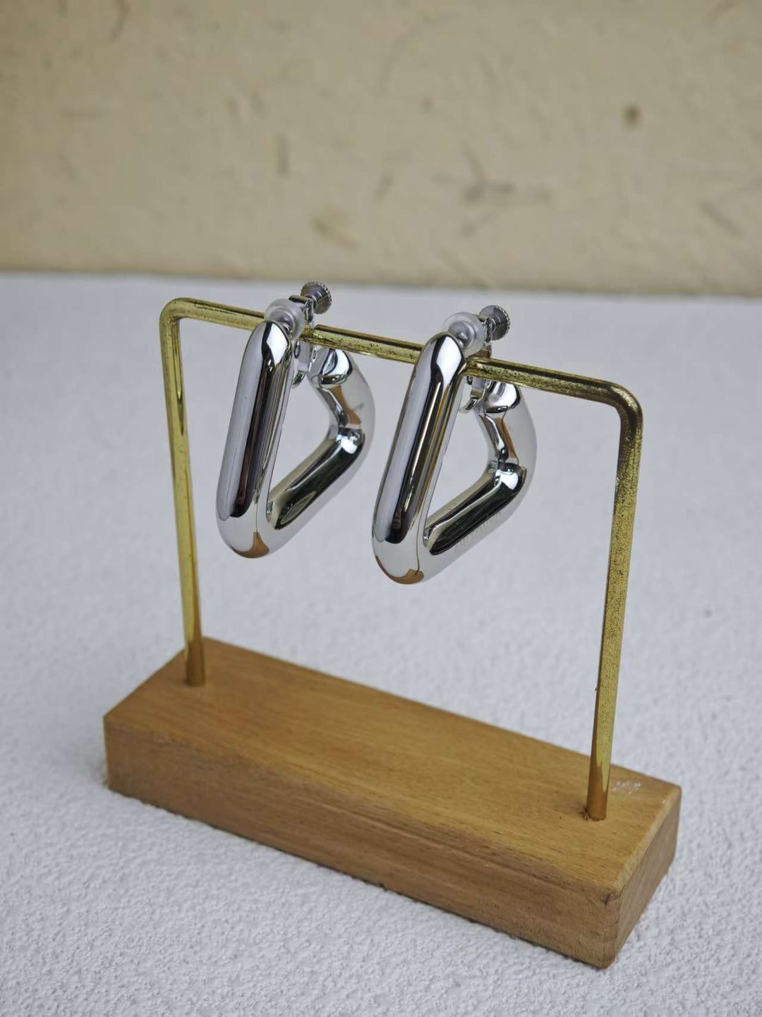 ABI Logoイヤリング ネコポス発送