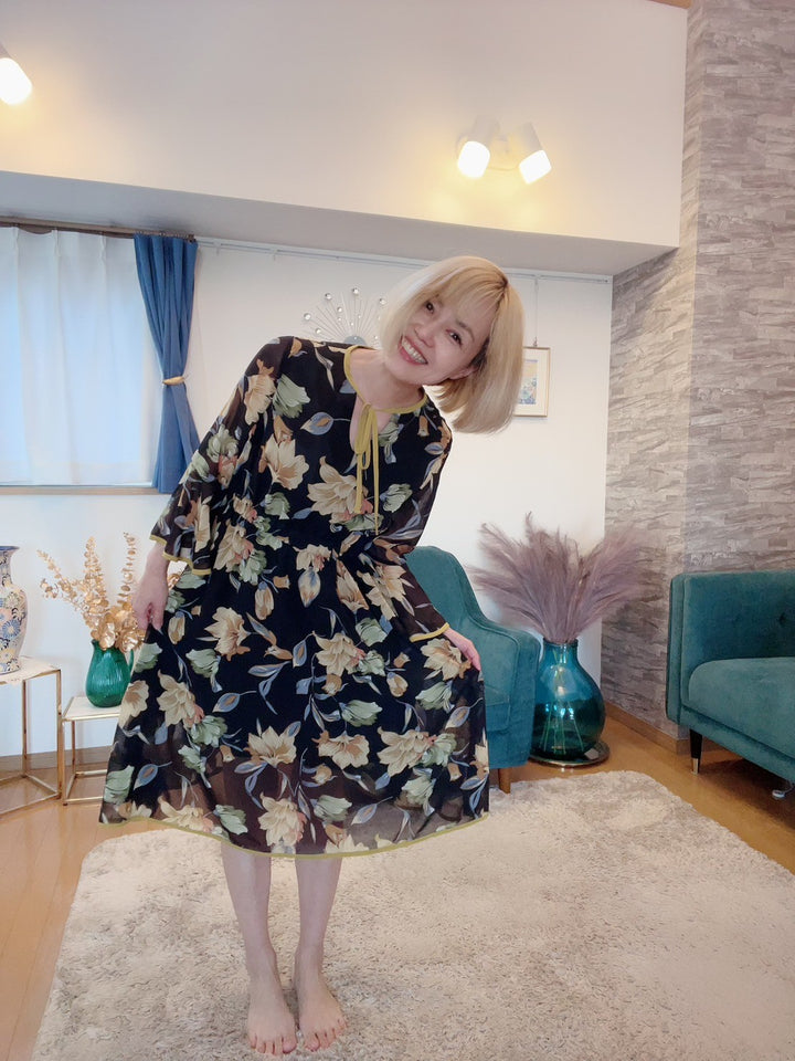 配色パイピング花柄ワンピース