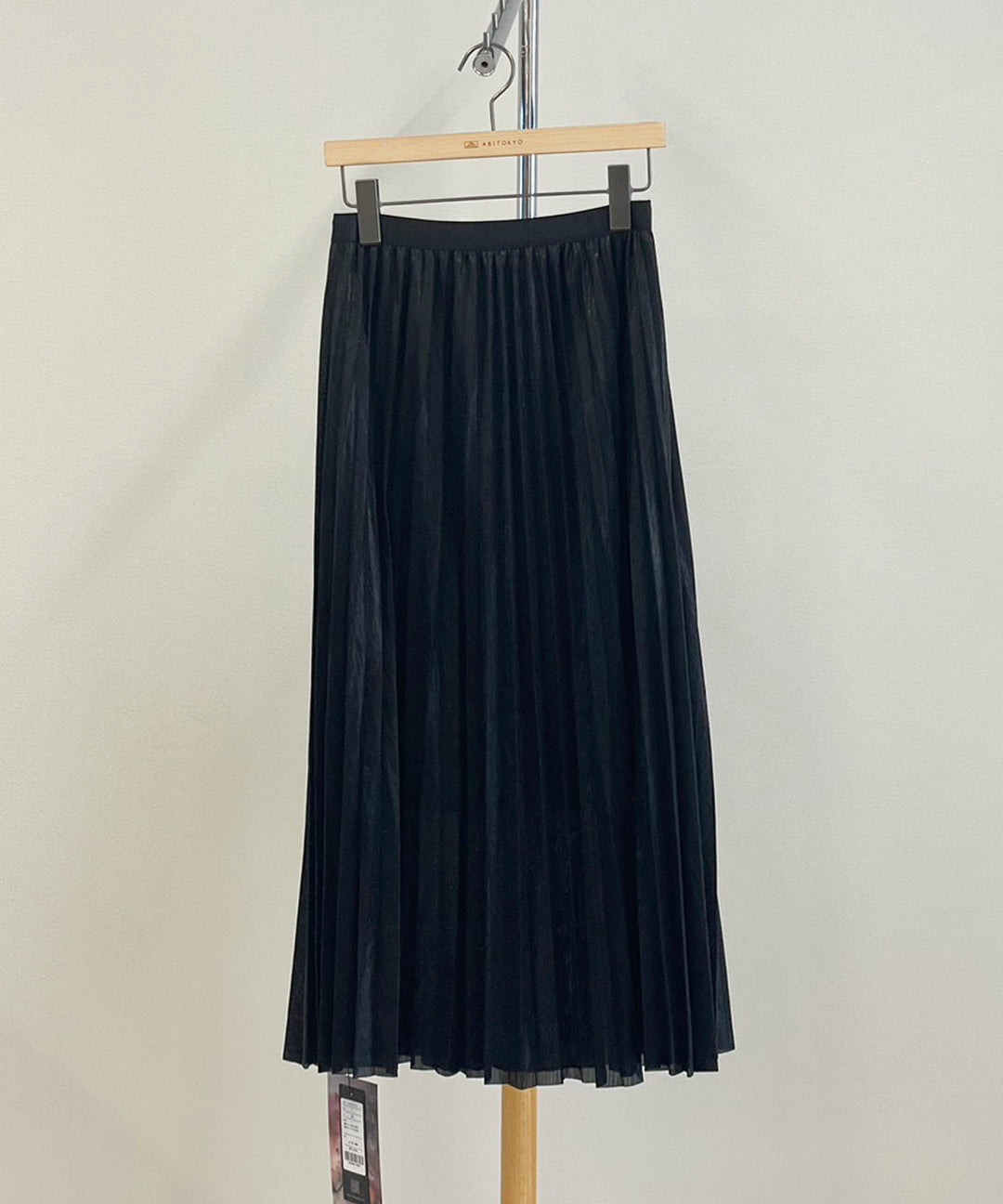 シャイニープリーツスカート