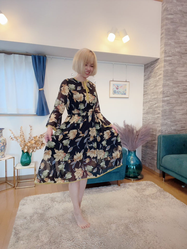 配色パイピング花柄ワンピース