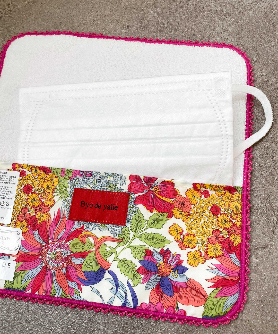 【ピンク】マスクケース付きハンカチ