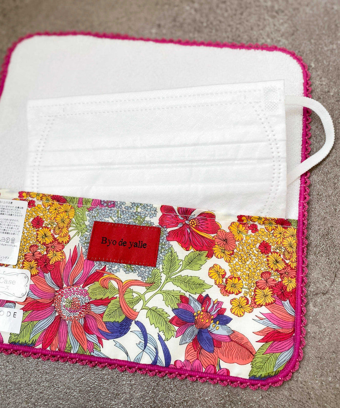 【ピンク】マスクケース付きハンカチ